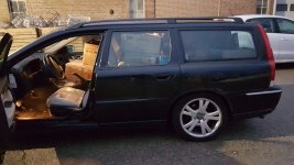 1. Auto vol in Vierhuizen.jpg