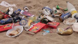 Afval-op-het-strand-Flickr-cc-Public-Domain-Photos.jpg
