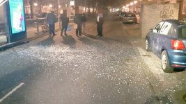 De-weg-lag-bezaaid-met-glas-Foto-Politie.jpg De-weg-lag-bezaaid-met-glas-Foto-Politie.jpg