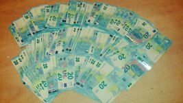 Geld-3000-Euro-Huurauto-Facebook-Politie-Ermelo.jpg
