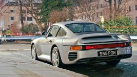Porsche_959_(series_2)_in_Belgravia_on_2012-03-01.jpg