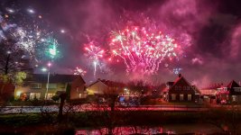 vuurwerk-boven-huissen-tijdens-de-jaarwisseling.jpeg